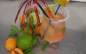 Sommer-Rezept-Idee:      APRIKOSEN-LIMETTEN-ICE TEA, Picture 1/2